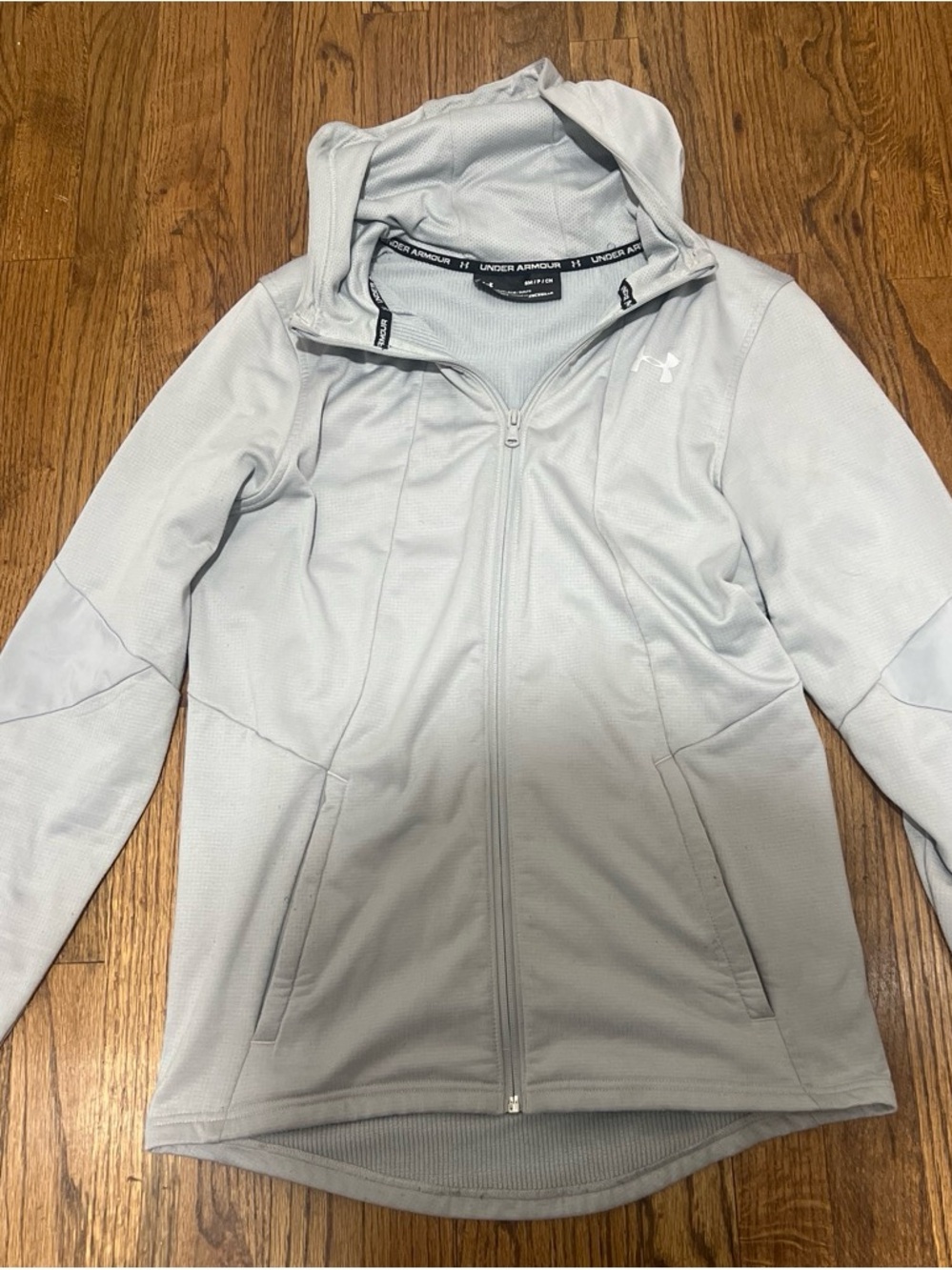 Under Armour Light Gray Hooded
Full-Zip